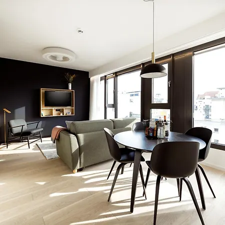 Wilde Berlin, Checkpoint Charlie 4* Berlino