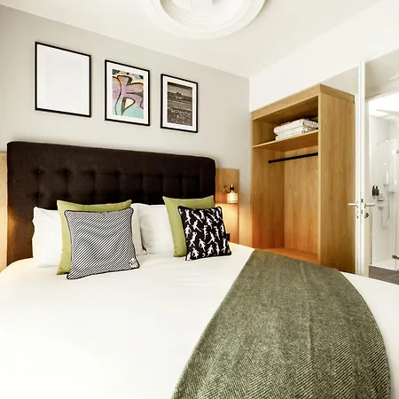 Wilde Berlin, Checkpoint Charlie 4* Berlino