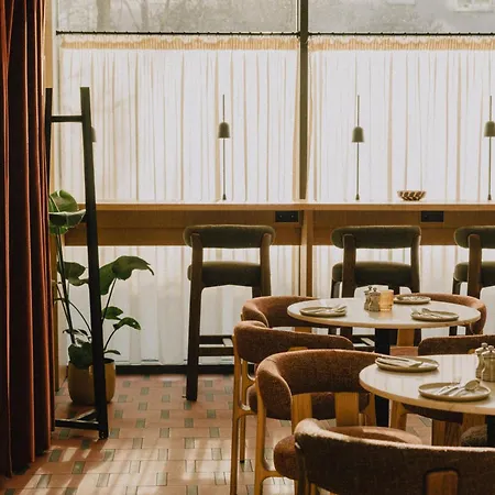 Wilde Berlin, Checkpoint Charlie 4* Berlino