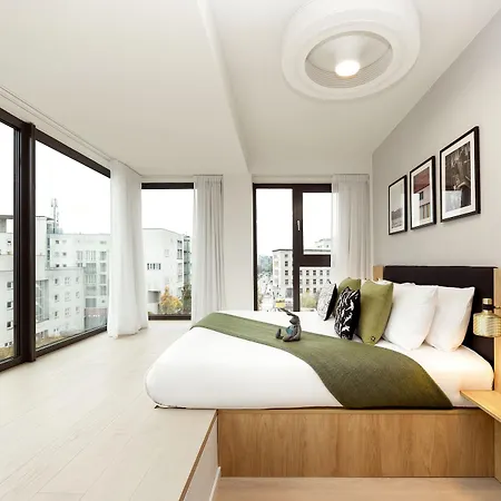 Wilde Berlin, Checkpoint Charlie 4*