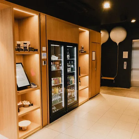 Wilde Berlin, Checkpoint Charlie