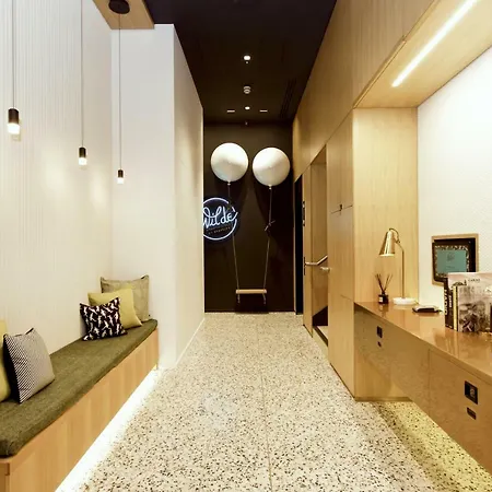 Wilde Berlin, Checkpoint Charlie 4*