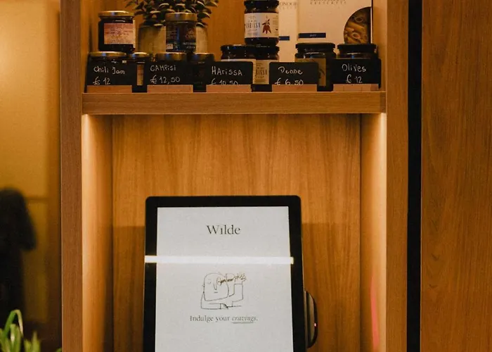 Wilde Berlin, Checkpoint Charlie 4*