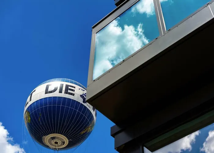 Wilde Berlin, Checkpoint Charlie Hotell 4*