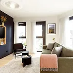 Wilde Berlin, Checkpoint Charlie Hotel