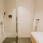 Wilde Berlin, Checkpoint Charlie