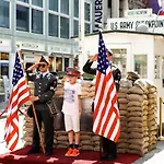 Wilde Berlin, Checkpoint Charlie