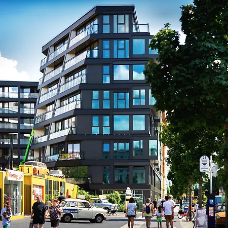 Wilde Berlin, Checkpoint Charlie Lägenhetshotell