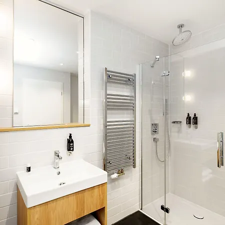 Wilde Berlin, Checkpoint Charlie Lägenhetshotell