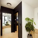 Wilde Berlin, Checkpoint Charlie Hotell 4*