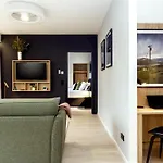 Wilde Berlin, Checkpoint Charlie Hotell Berlin