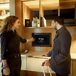 Wilde Berlin, Checkpoint Charlie Hotell 4*