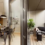 Wilde Berlin, Checkpoint Charlie Hotell Berlin