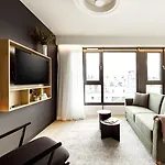 Wilde Berlin, Checkpoint Charlie Hotell 4*