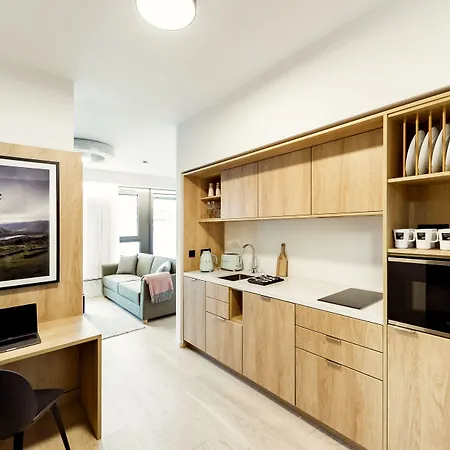 Wilde Berlin, Checkpoint Charlie Lägenhetshotell