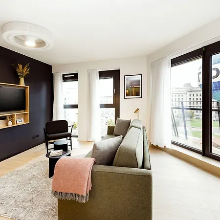 Wilde Berlin, Checkpoint Charlie