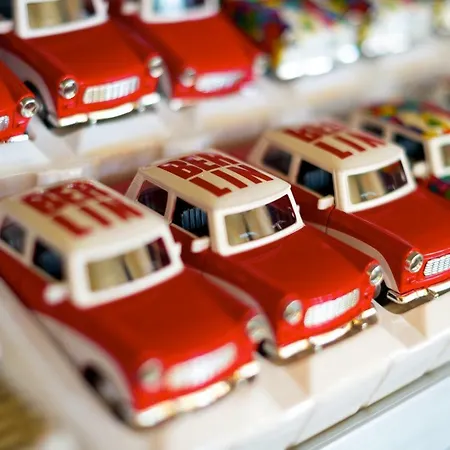 Wilde Berlin, Checkpoint Charlie 4*