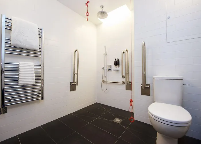 Wilde Berlin, Checkpoint Charlie