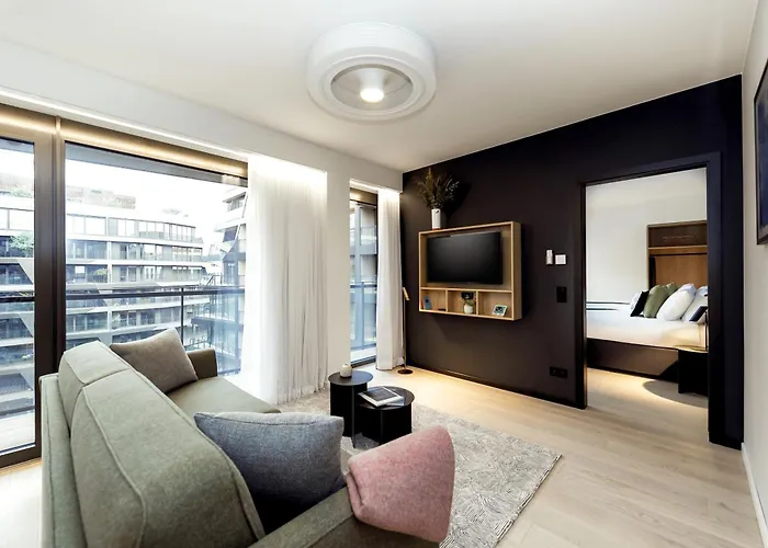 Wilde Berlin, Checkpoint Charlie Hotel