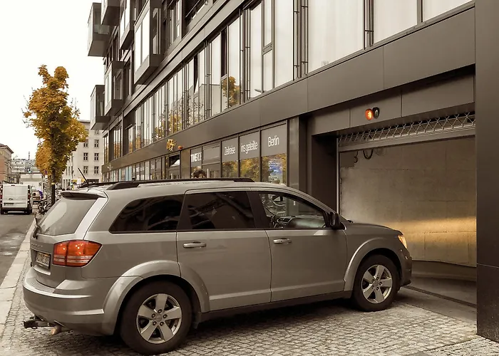 Wilde Berlin, Checkpoint Charlie 4* Berlijn