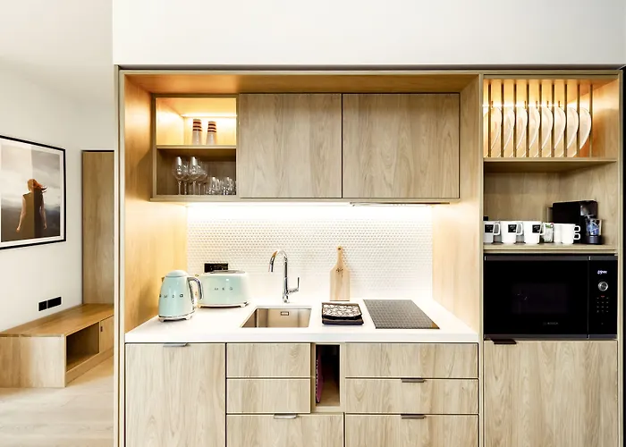 Wilde Berlin, Checkpoint Charlie 4* Berlijn