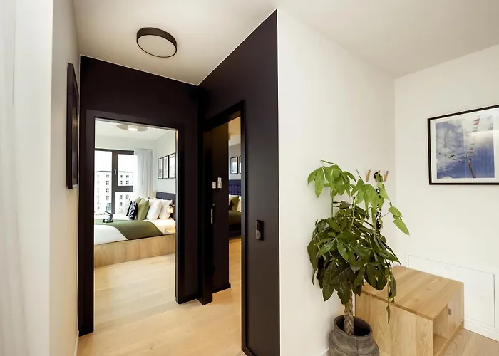 Wilde Berlin, Checkpoint Charlie ホテル 4*