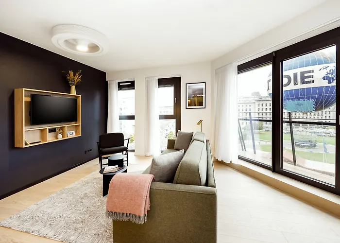 Wilde Berlin, Checkpoint Charlie