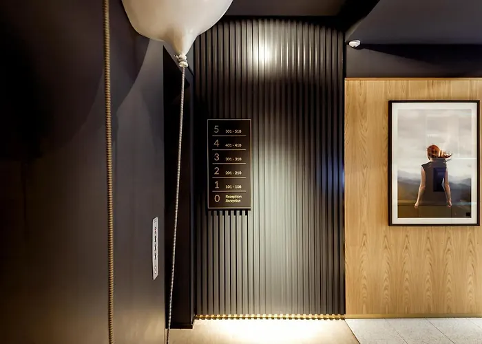 ホテル Wilde Berlin, Checkpoint Charlie 4*